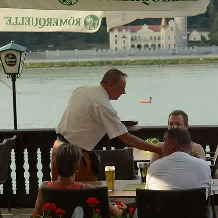 Hotel S'schatzkastl 3*