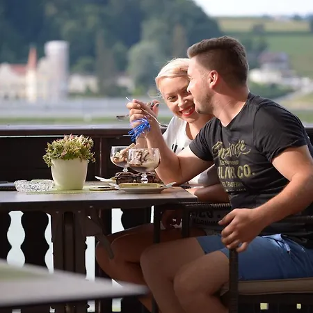 S'schatzkastl Ardagger Markt