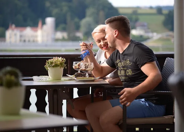 S'schatzkastl Ardagger Markt